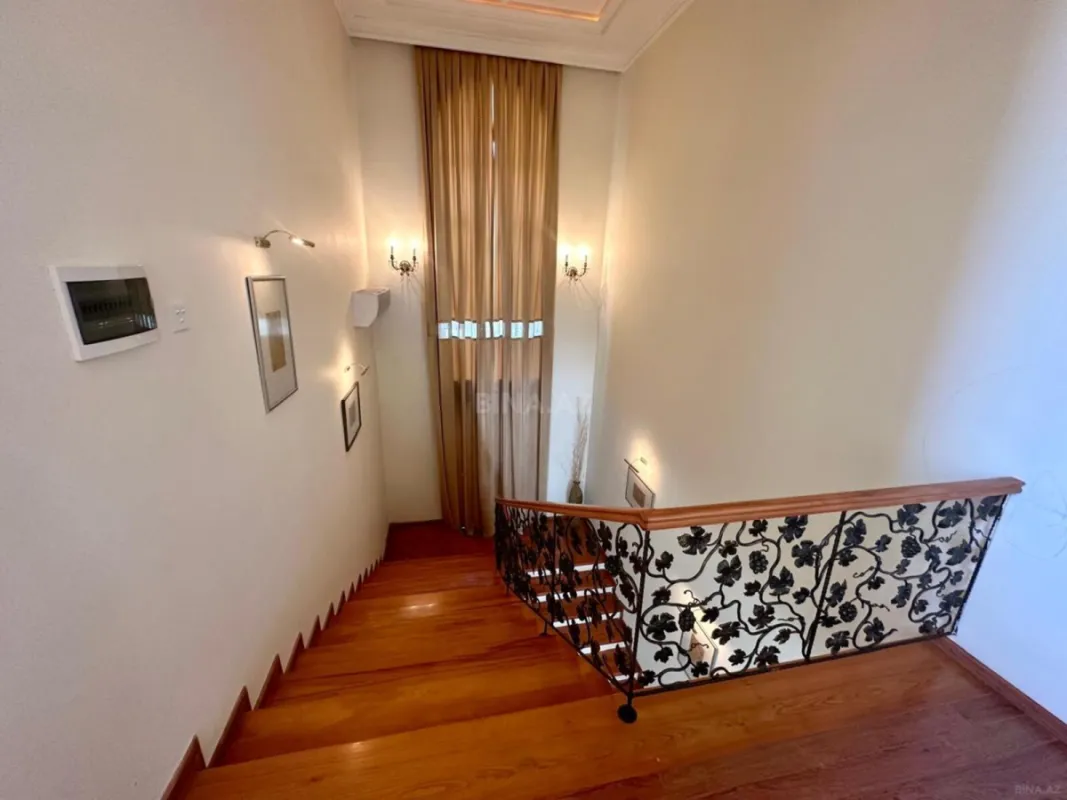 Kirayə verilir 6 otaqlı həyət evi 530 m²