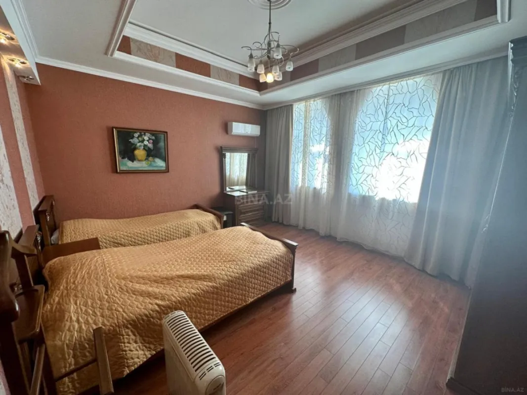 Kirayə verilir 6 otaqlı həyət evi 530 m²