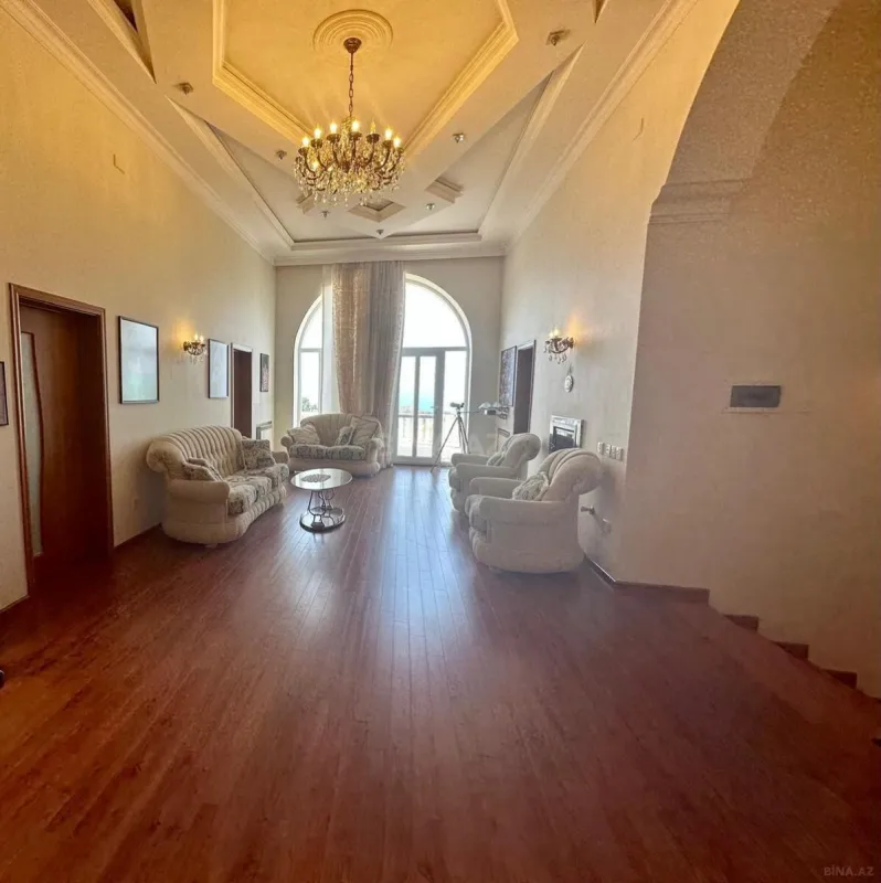 Kirayə verilir 6 otaqlı həyət evi 530 m²