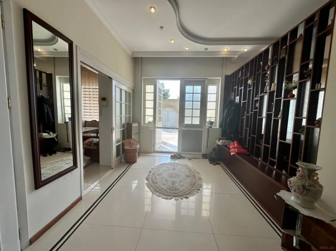 Kirayə verilir 6 otaqlı həyət evi 530 m²
