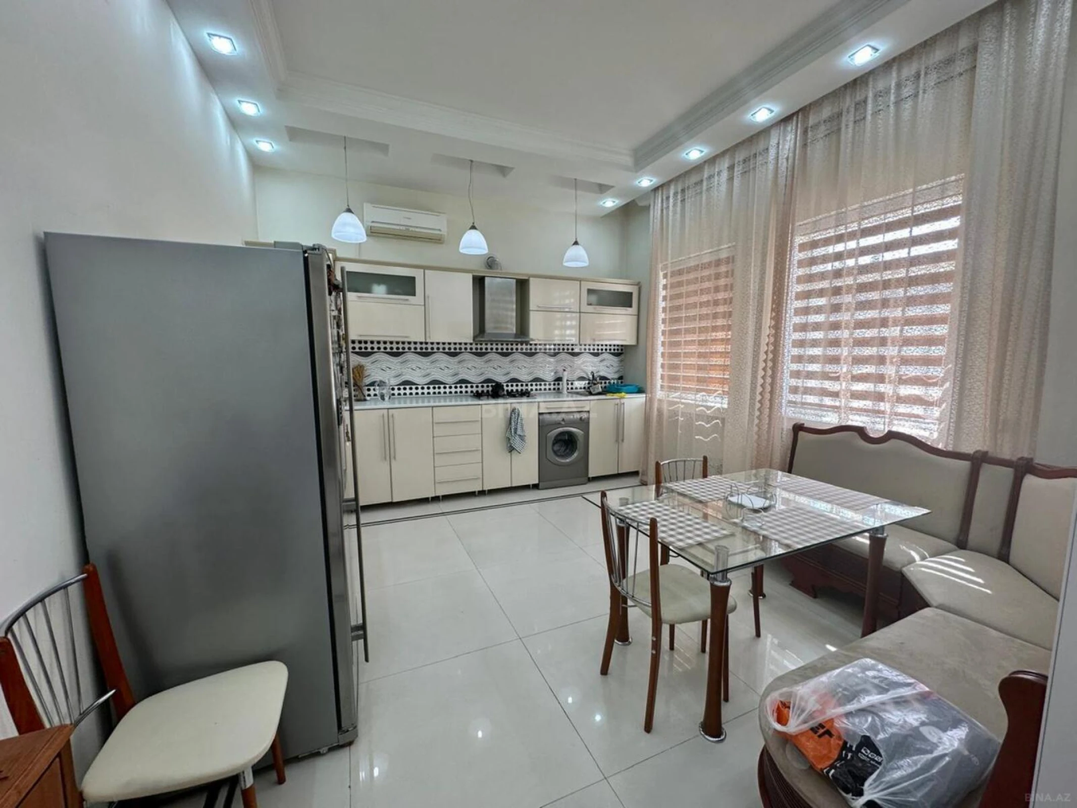 Kirayə verilir 6 otaqlı həyət evi 530 m²