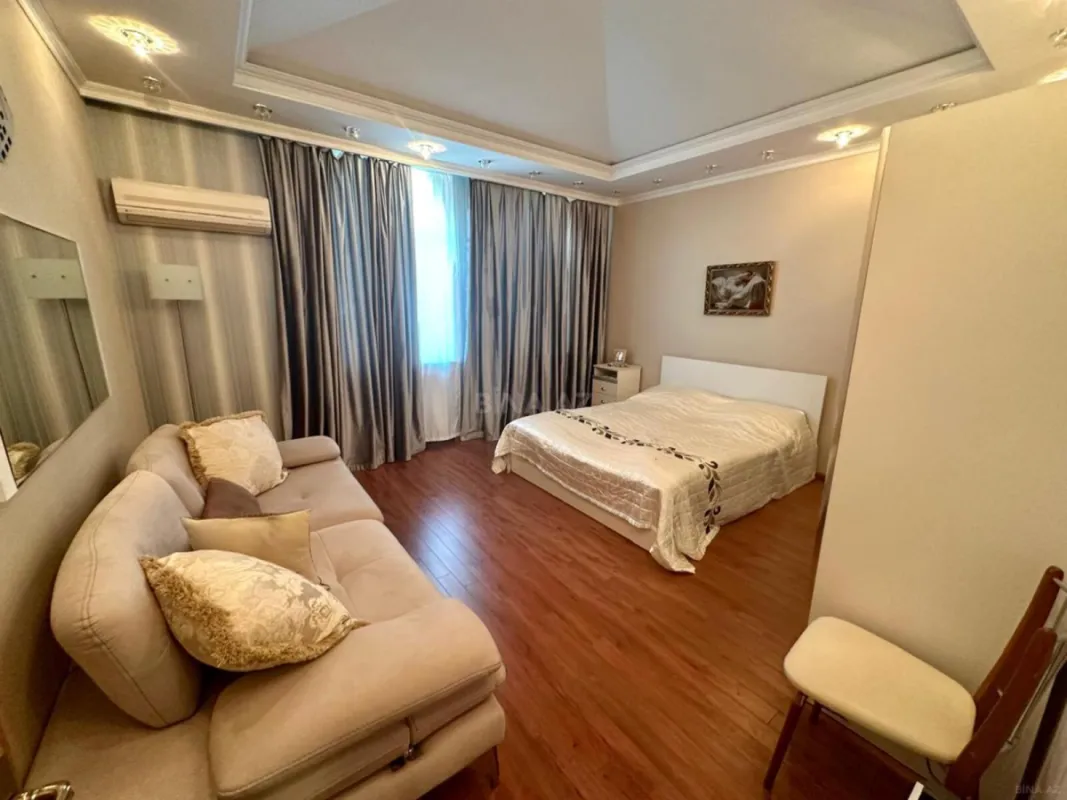 Kirayə verilir 6 otaqlı həyət evi 530 m²