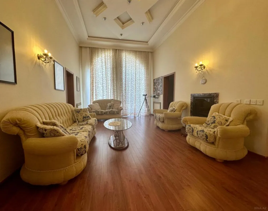 Kirayə verilir 6 otaqlı həyət evi 530 m²