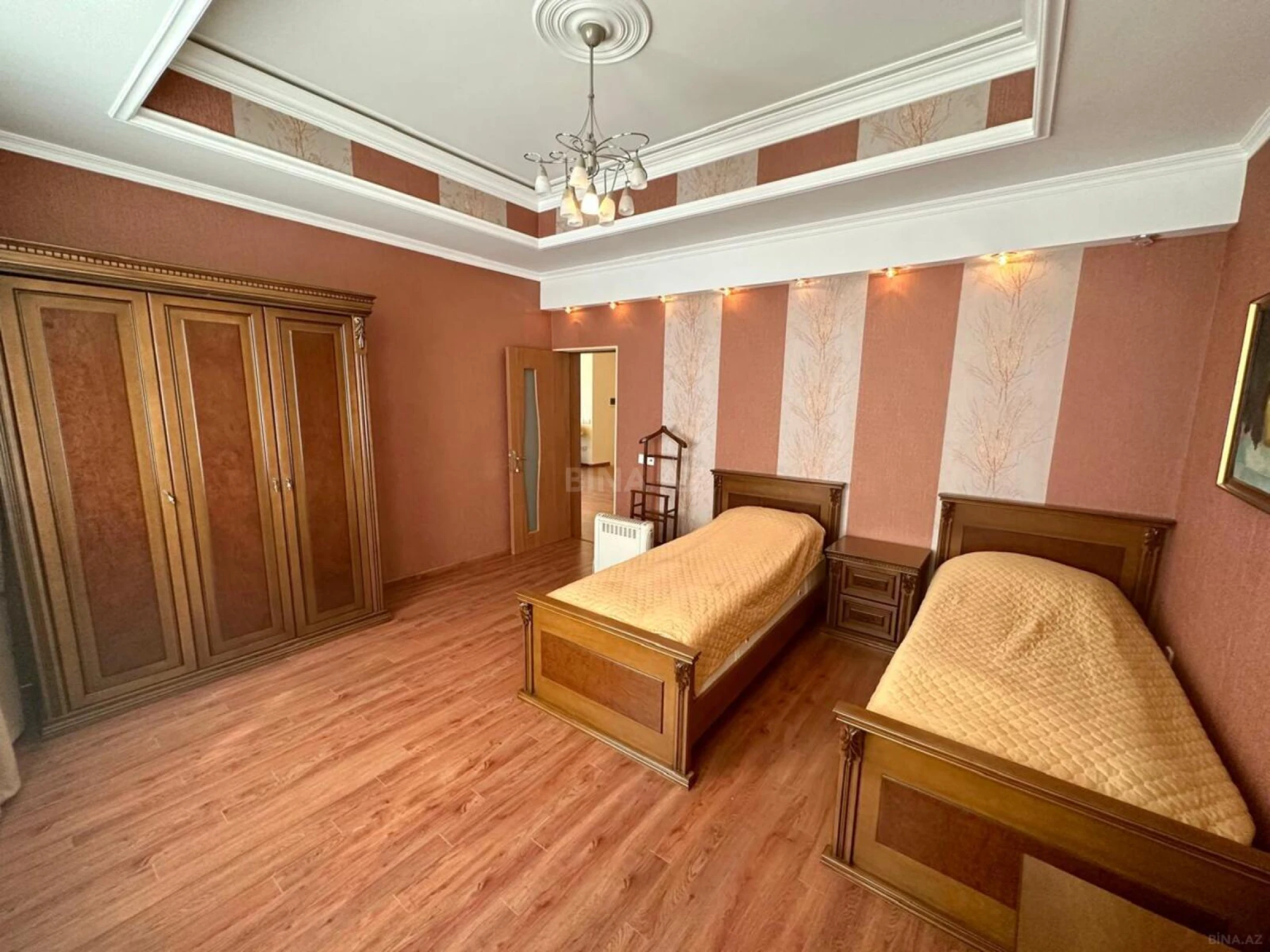 Kirayə verilir 6 otaqlı həyət evi 530 m²