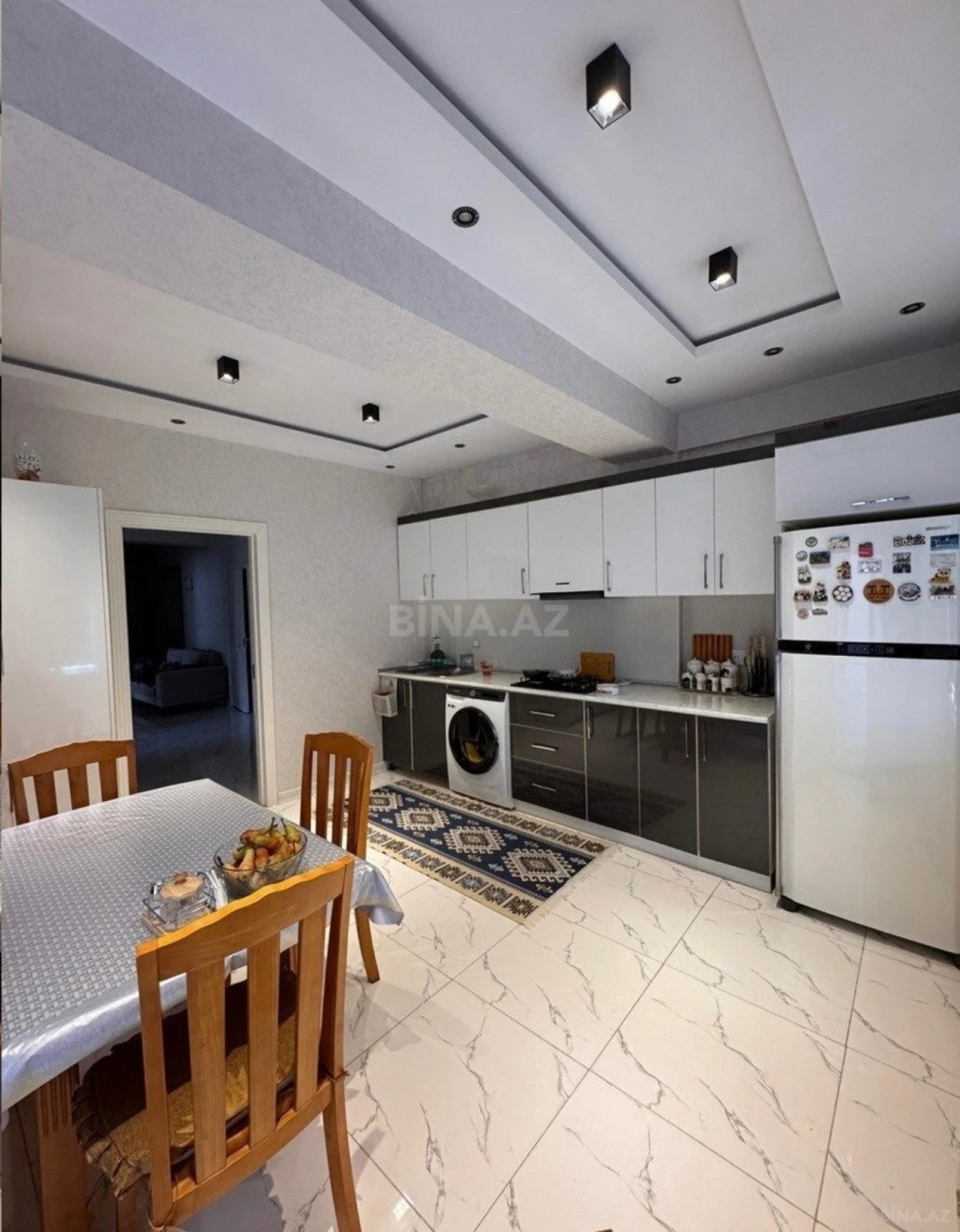 Satılır 4 otaqlı mənzil 135 m²