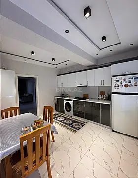 Satılır 4 otaqlı mənzil 135 m²