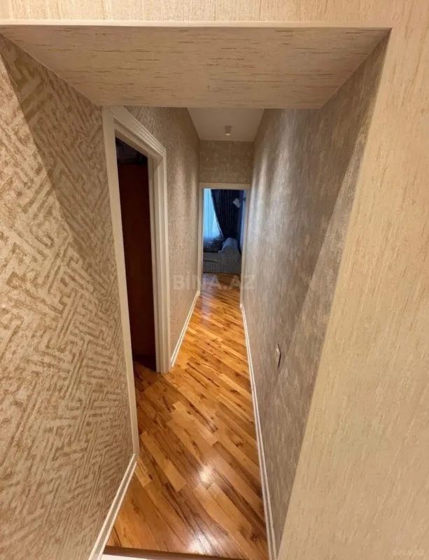 Satılır 4 otaqlı mənzil 135 m²