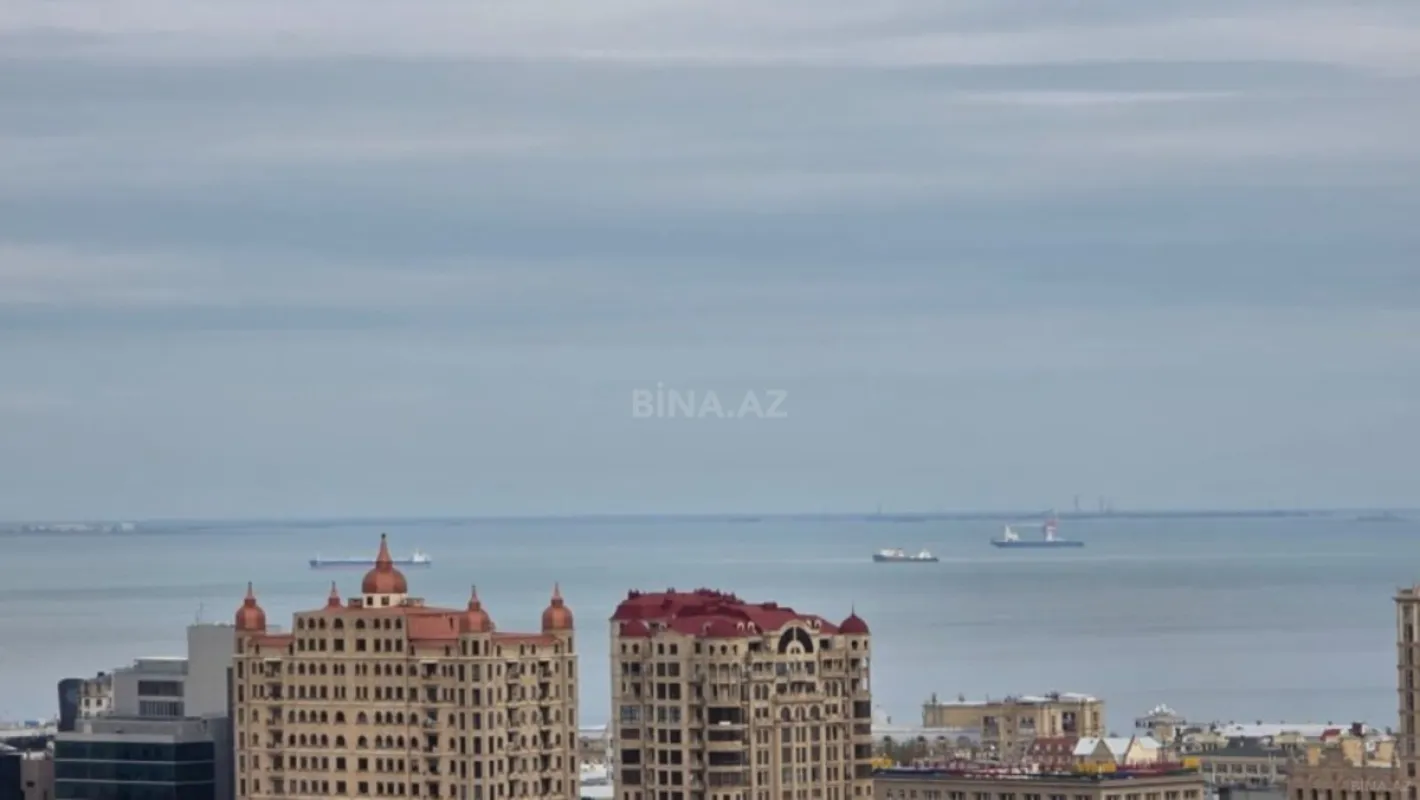 Satılır 3 otaqlı mənzil 105 m²