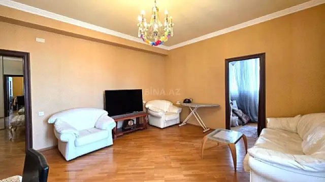 Satılır 3 otaqlı mənzil 105 m²