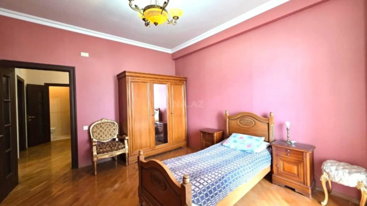 Satılır 3 otaqlı mənzil 105 m²