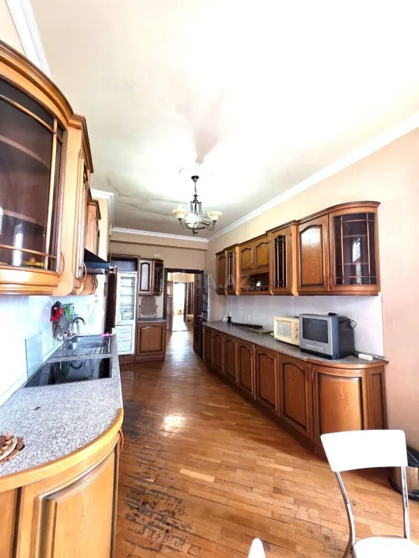 Satılır 3 otaqlı mənzil 105 m²