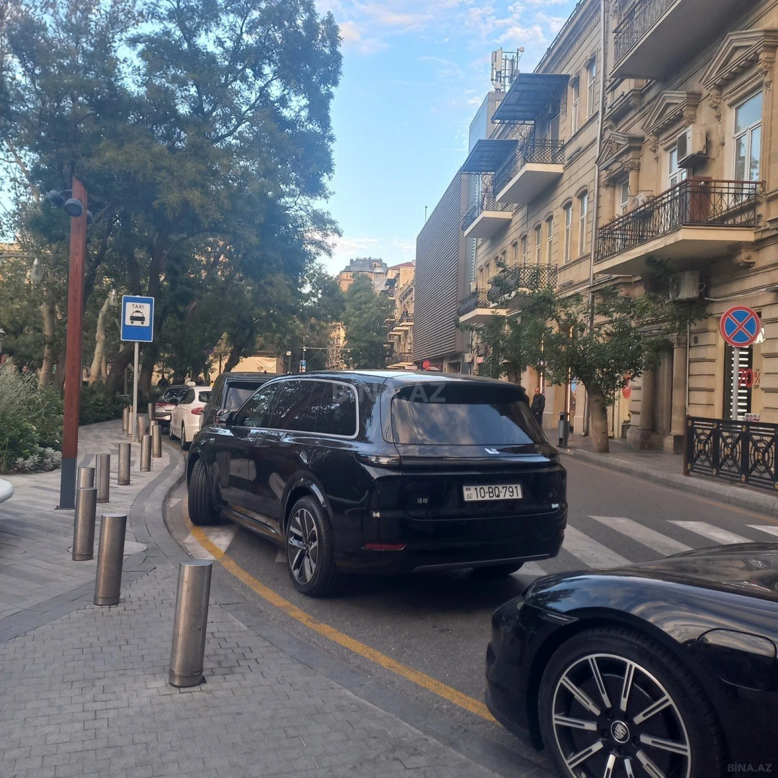 Kirayə verilir obyekt 390 m²