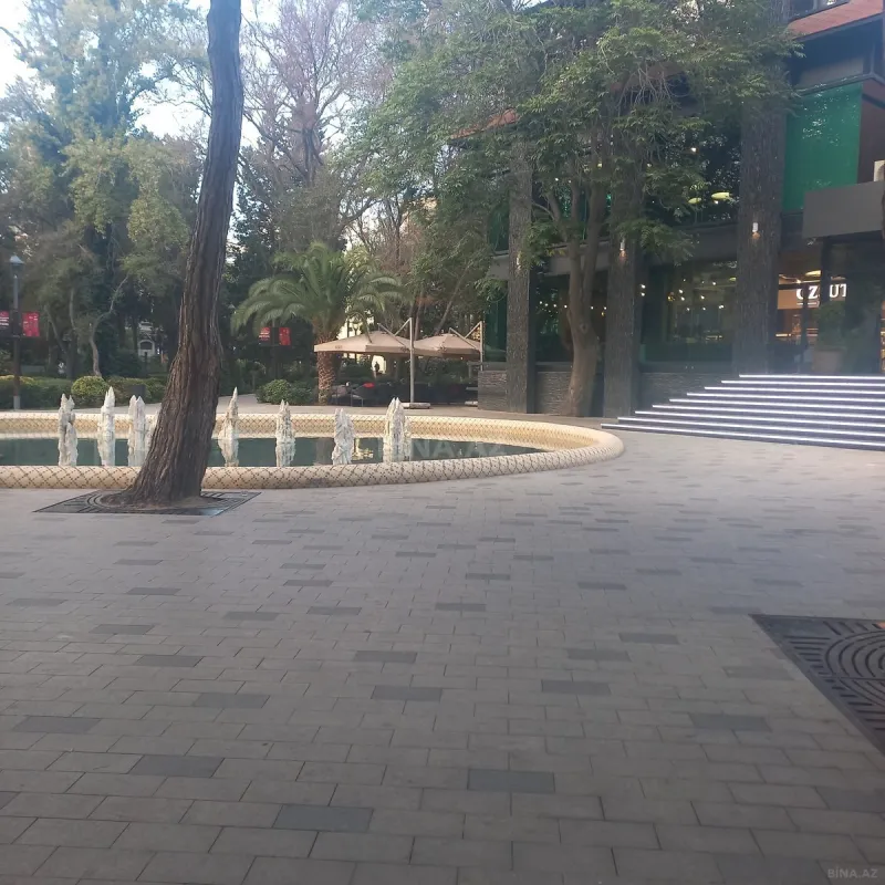 Kirayə verilir obyekt 390 m²