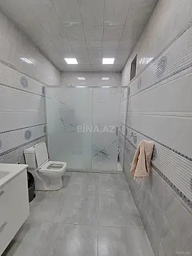 Satılır 5 otaqlı həyət evi 300 m²
