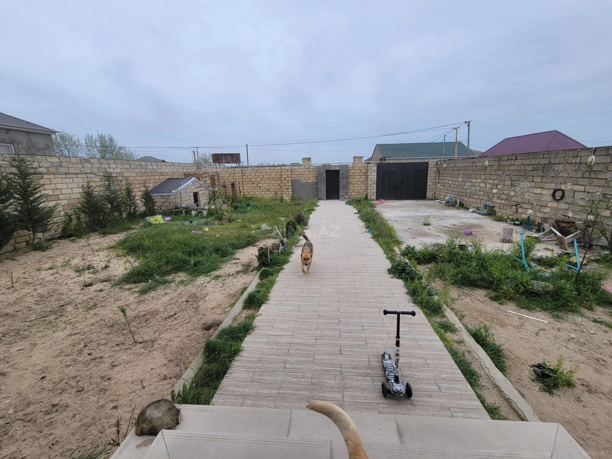 Satılır 5 otaqlı həyət evi 300 m²