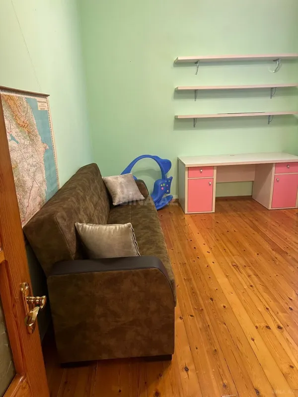 Kirayə verilir 4 otaqlı həyət evi 180 m²