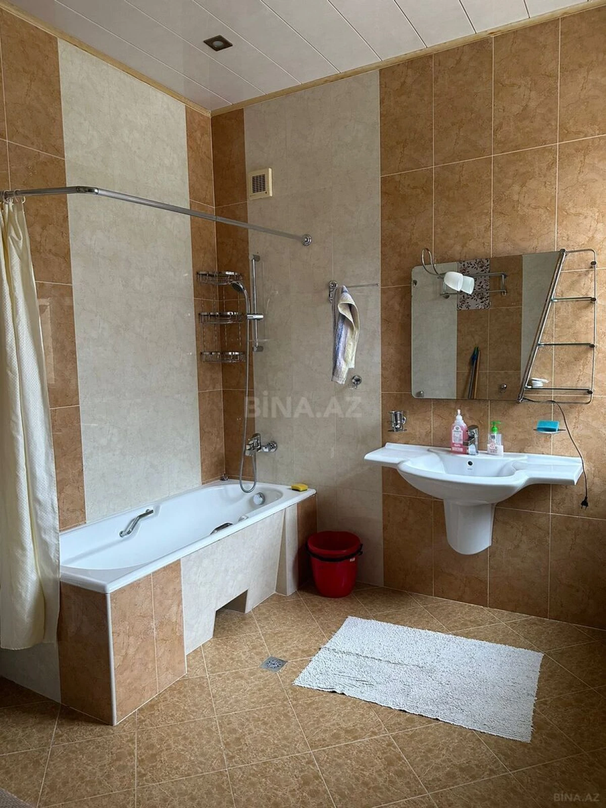 Kirayə verilir 4 otaqlı həyət evi 180 m²
