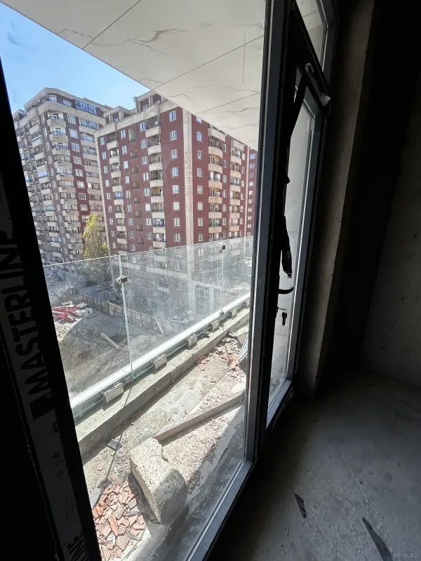 Satılır 1 otaqlı mənzil 56.9 m²