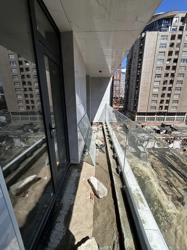 Satılır 1 otaqlı mənzil 56.9 m²