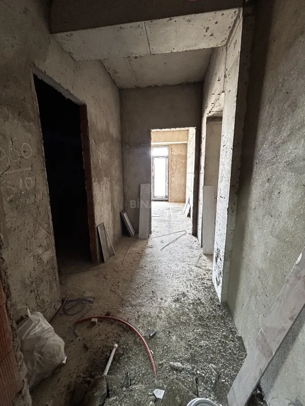 Satılır 1 otaqlı mənzil 56.9 m²