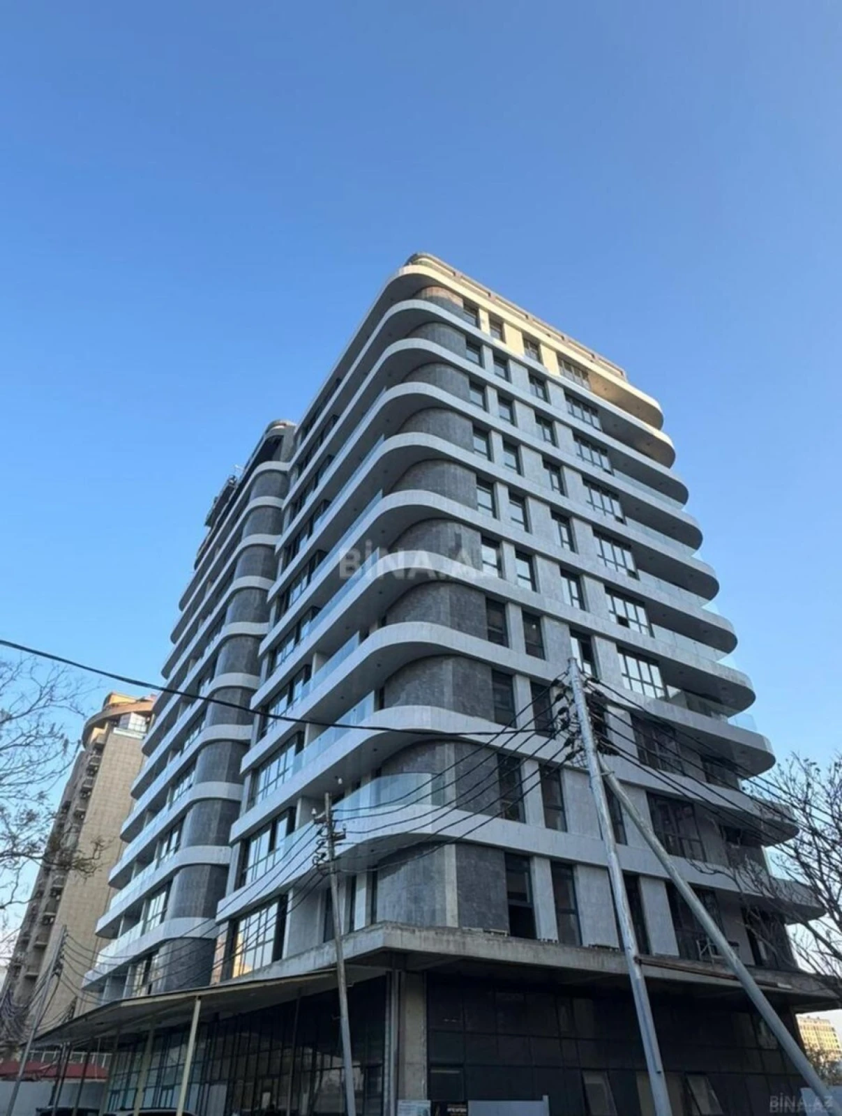 Satılır 1 otaqlı mənzil 56.9 m²