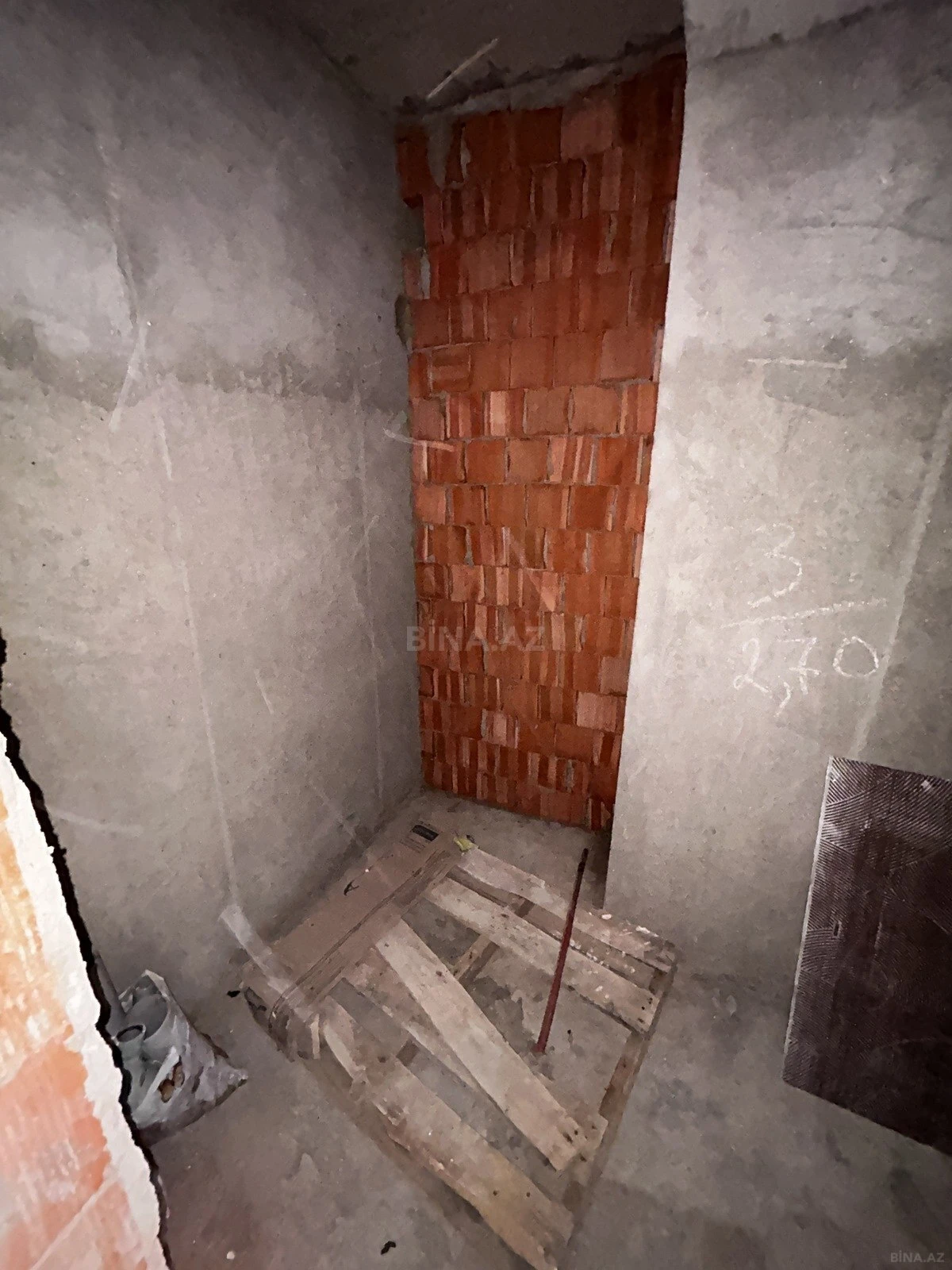 Satılır 1 otaqlı mənzil 56.9 m²