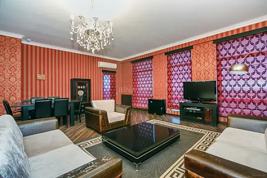 Kirayə verilir 2 otaqlı mənzil 120 m²