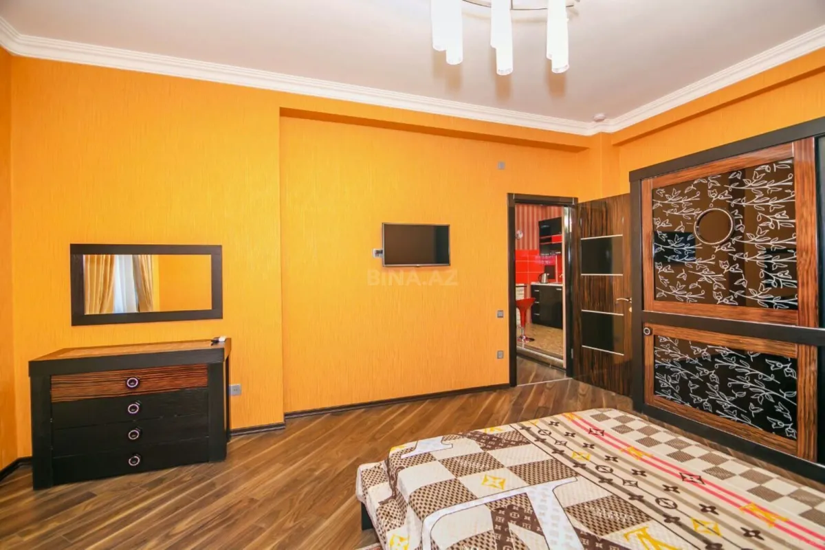 Kirayə verilir 2 otaqlı mənzil 120 m²
