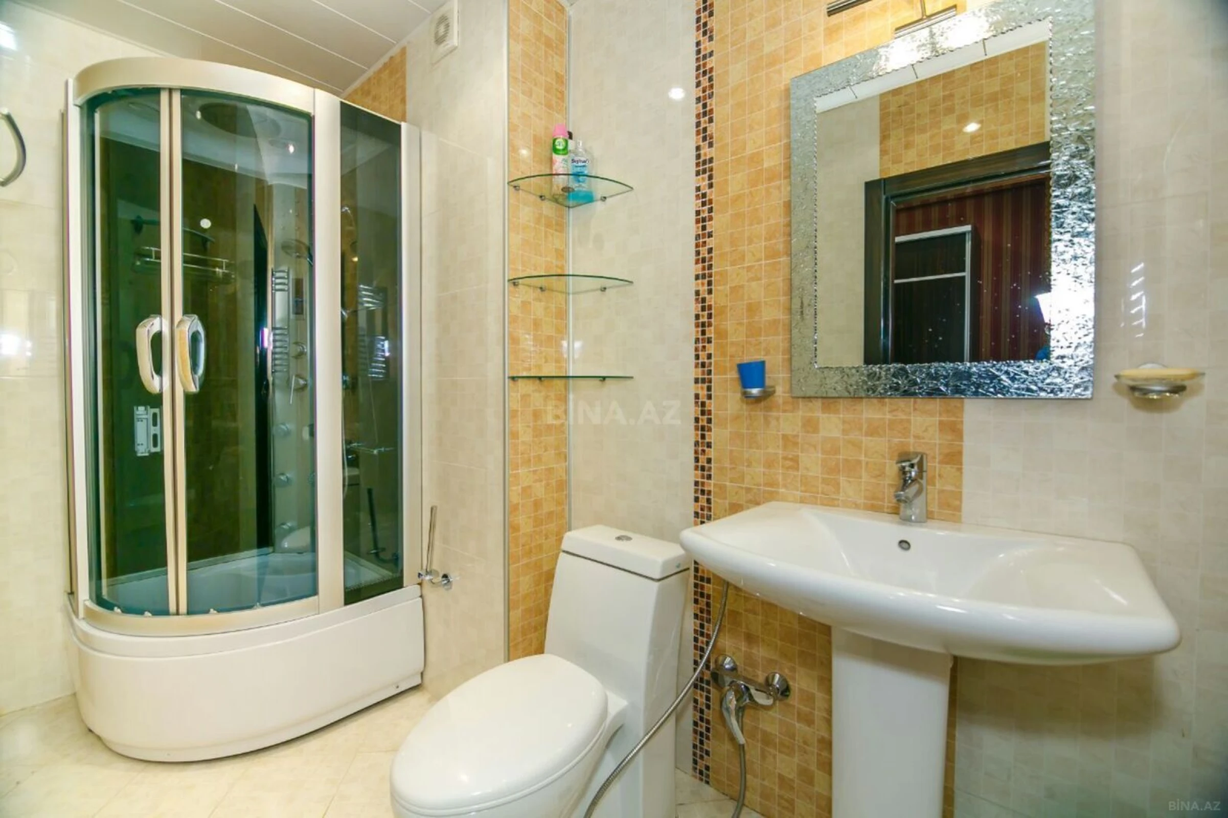 Kirayə verilir 2 otaqlı mənzil 120 m²