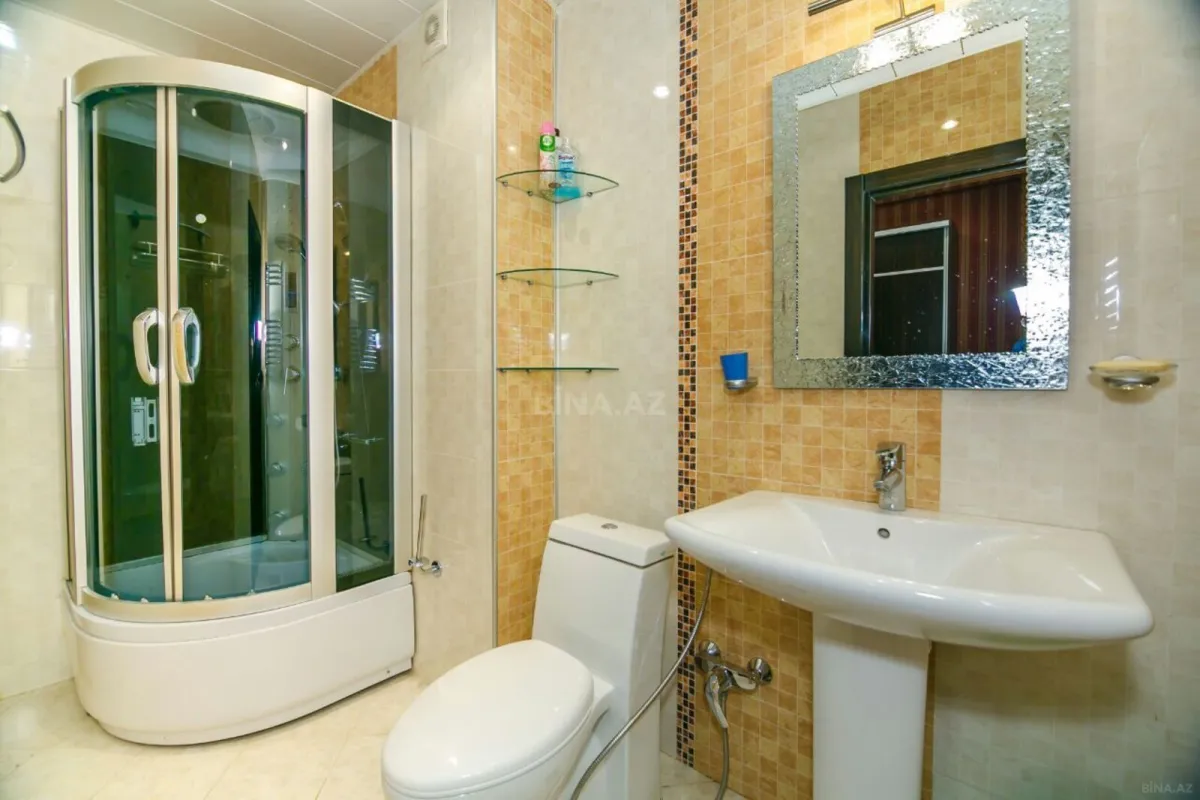 Kirayə verilir 2 otaqlı mənzil 120 m²