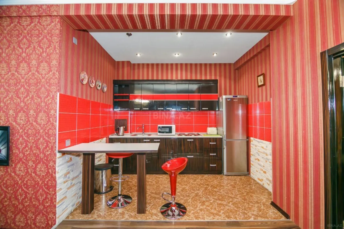 Kirayə verilir 2 otaqlı mənzil 120 m²