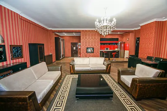 Kirayə verilir 2 otaqlı mənzil 120 m²