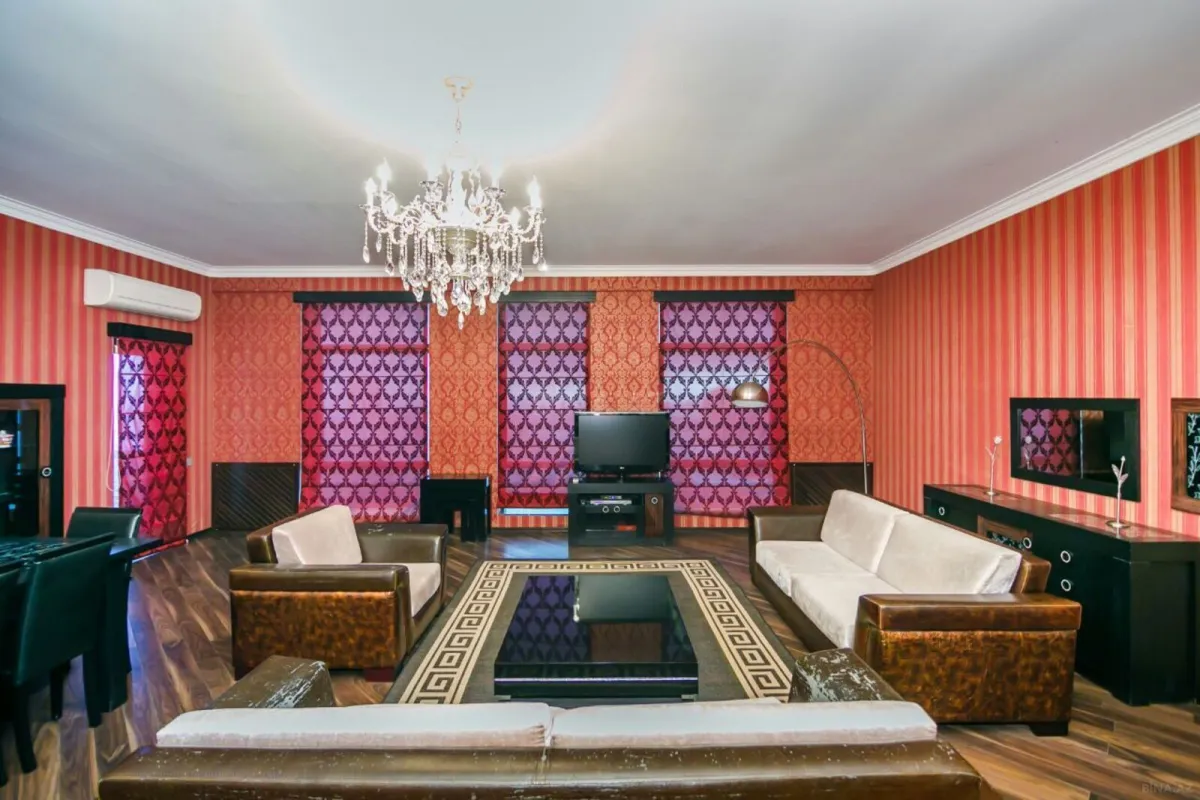 Kirayə verilir 2 otaqlı mənzil 120 m²