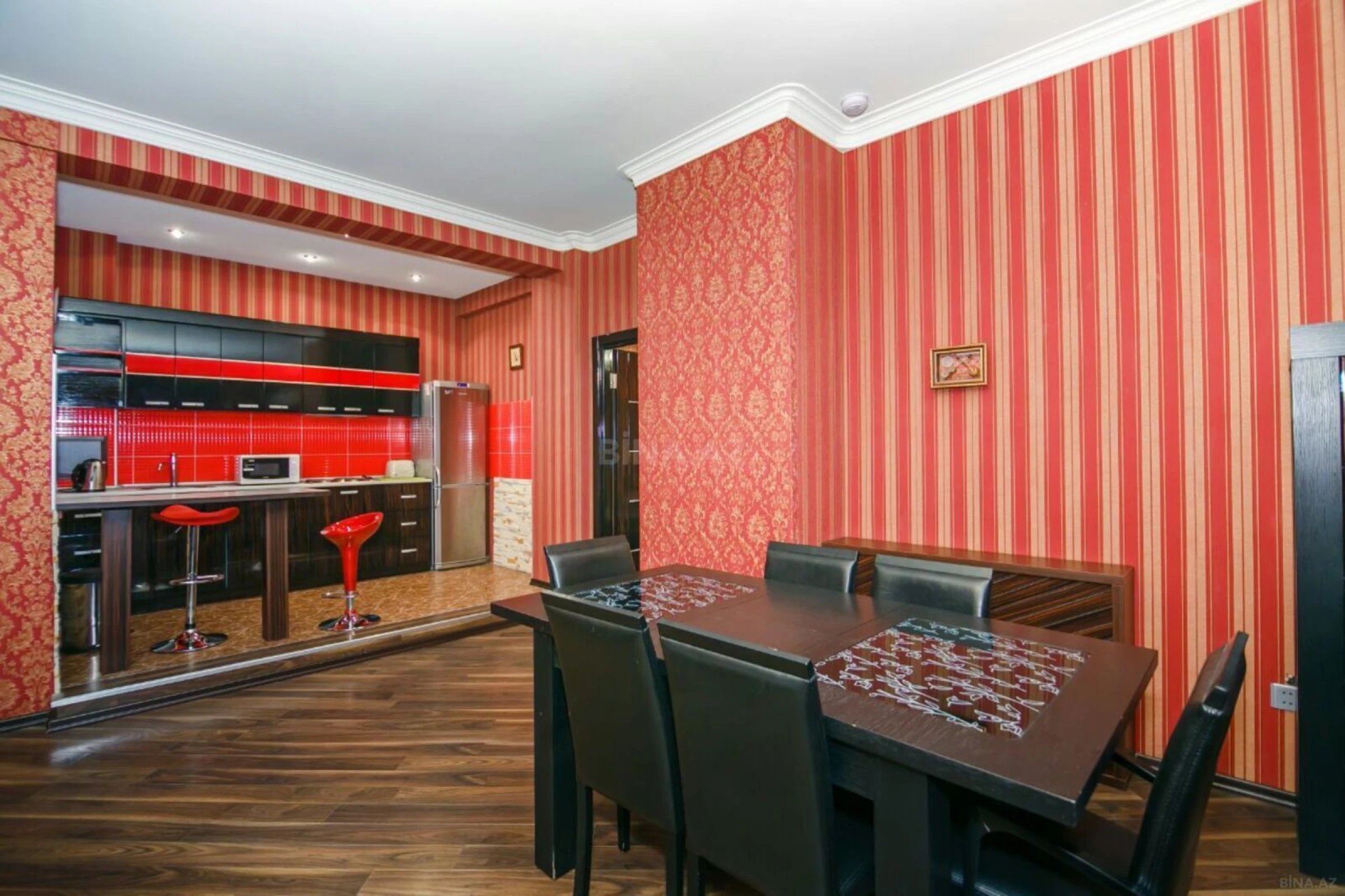 Kirayə verilir 2 otaqlı mənzil 120 m²