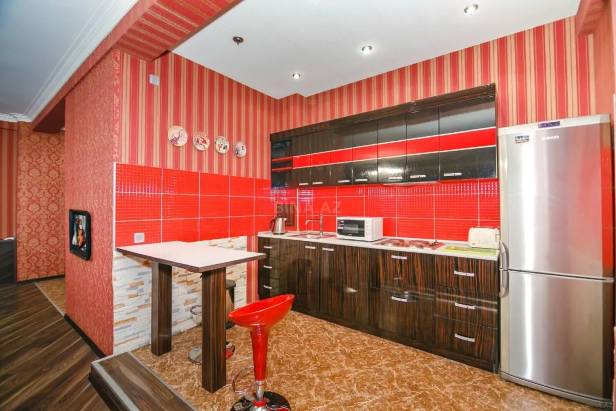 Kirayə verilir 2 otaqlı mənzil 120 m²