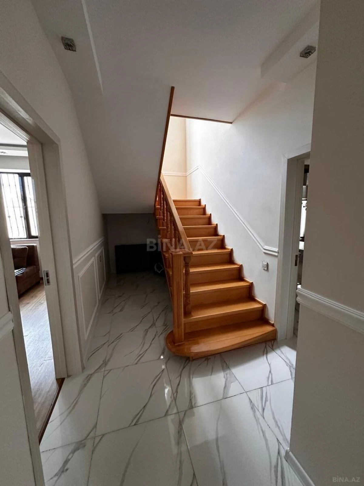 Kirayə verilir 5 otaqlı həyət evi 255 m²