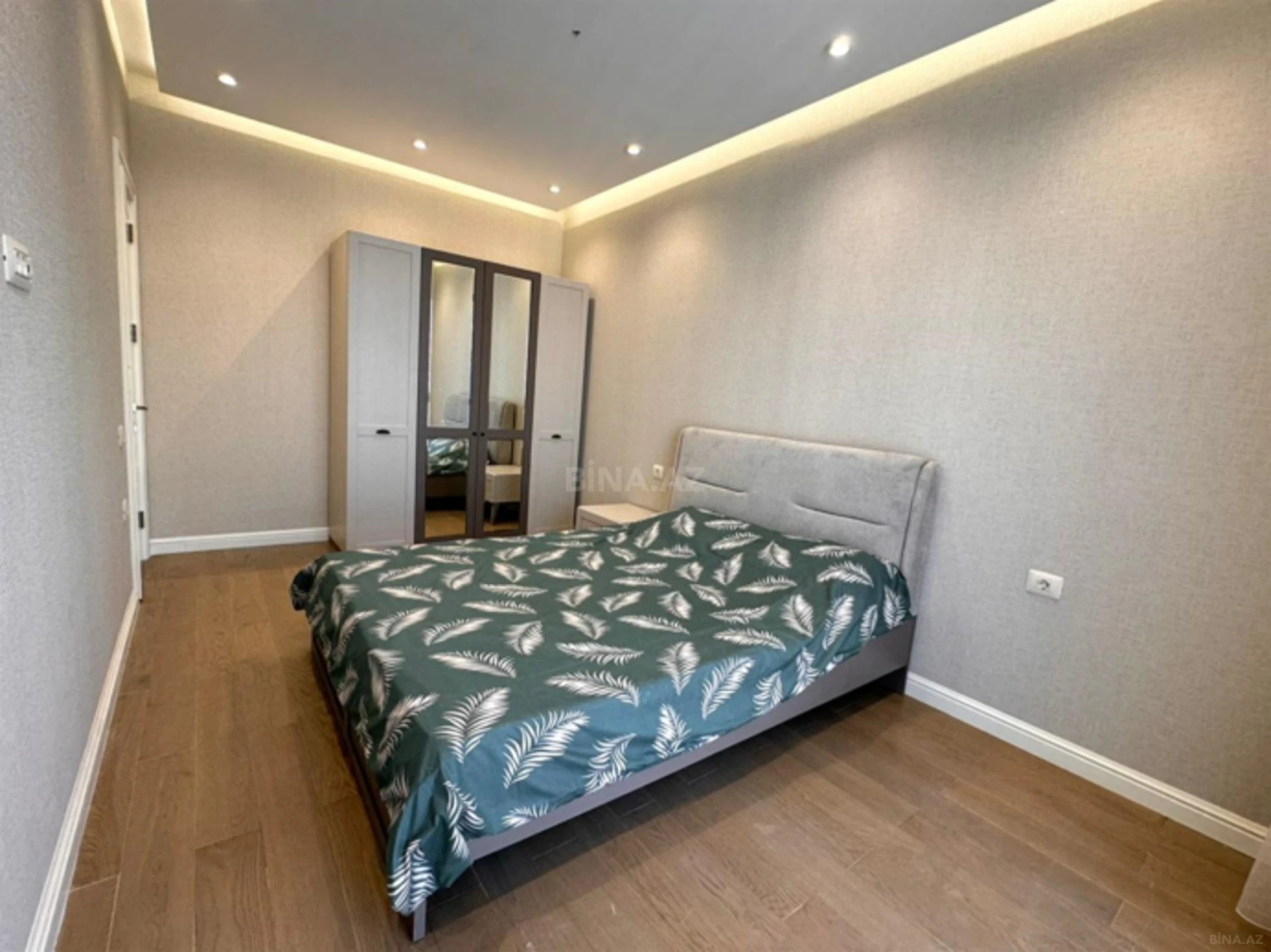 Kirayə verilir 2 otaqlı mənzil 72 m²