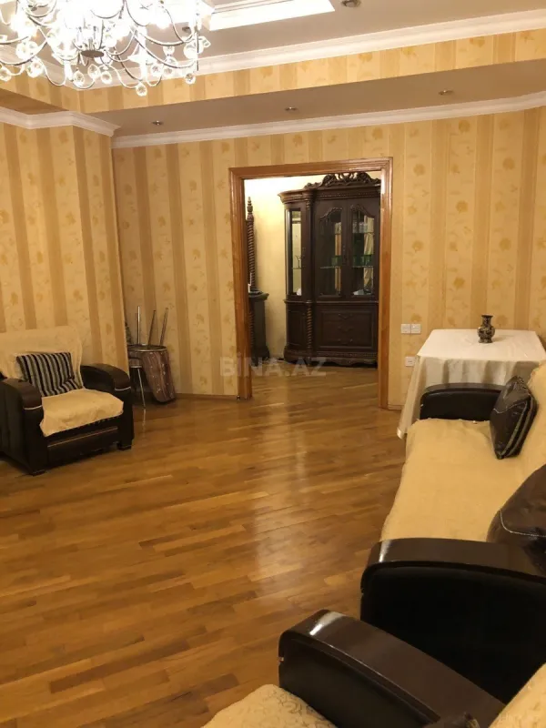 Kirayə verilir 3 otaqlı mənzil 120 m²