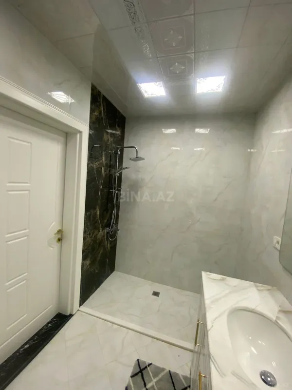 Satılır 4 otaqlı mənzil 186 m²
