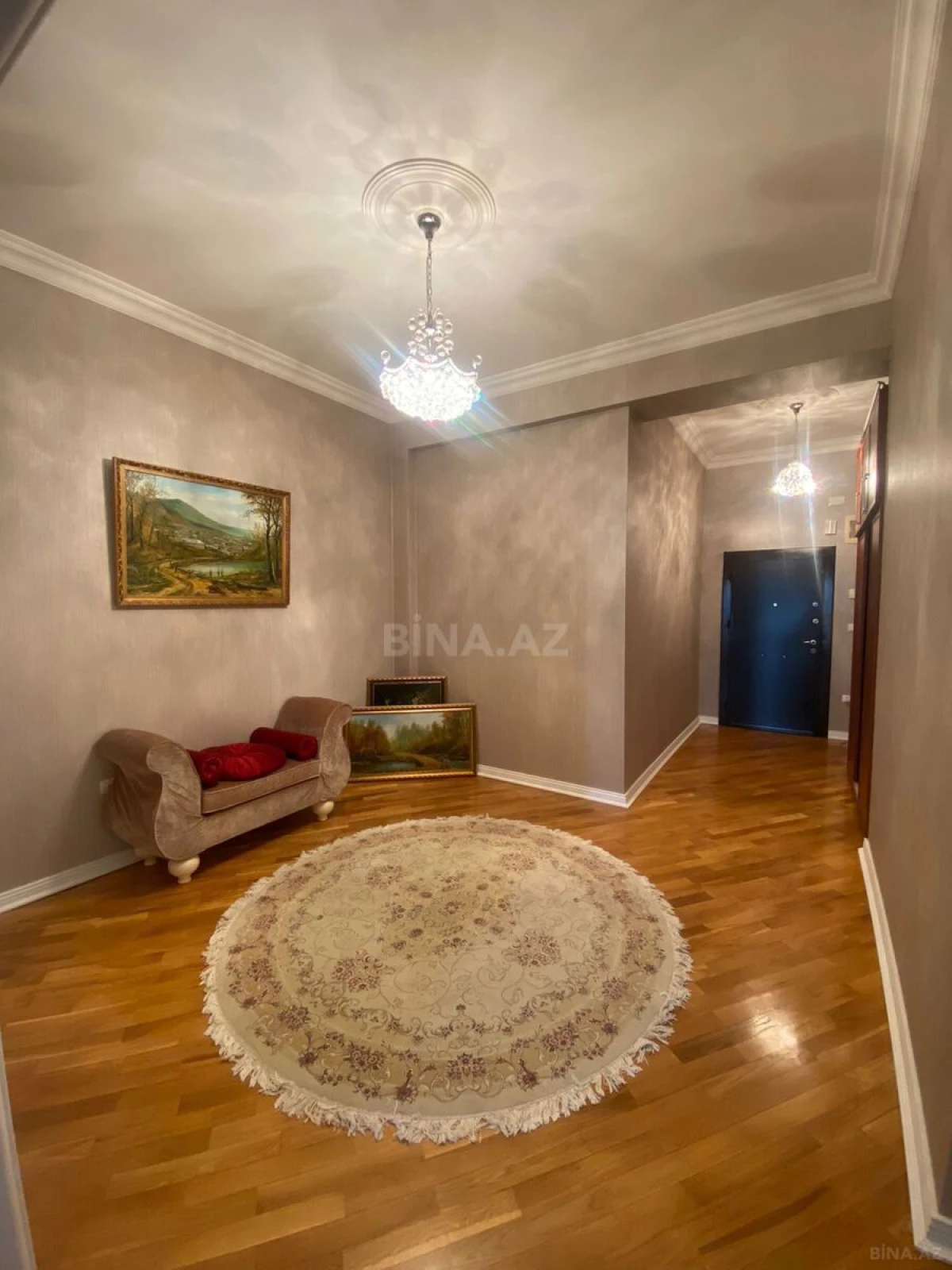 Satılır 4 otaqlı mənzil 186 m²