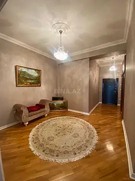 Satılır 4 otaqlı mənzil 186 m²
