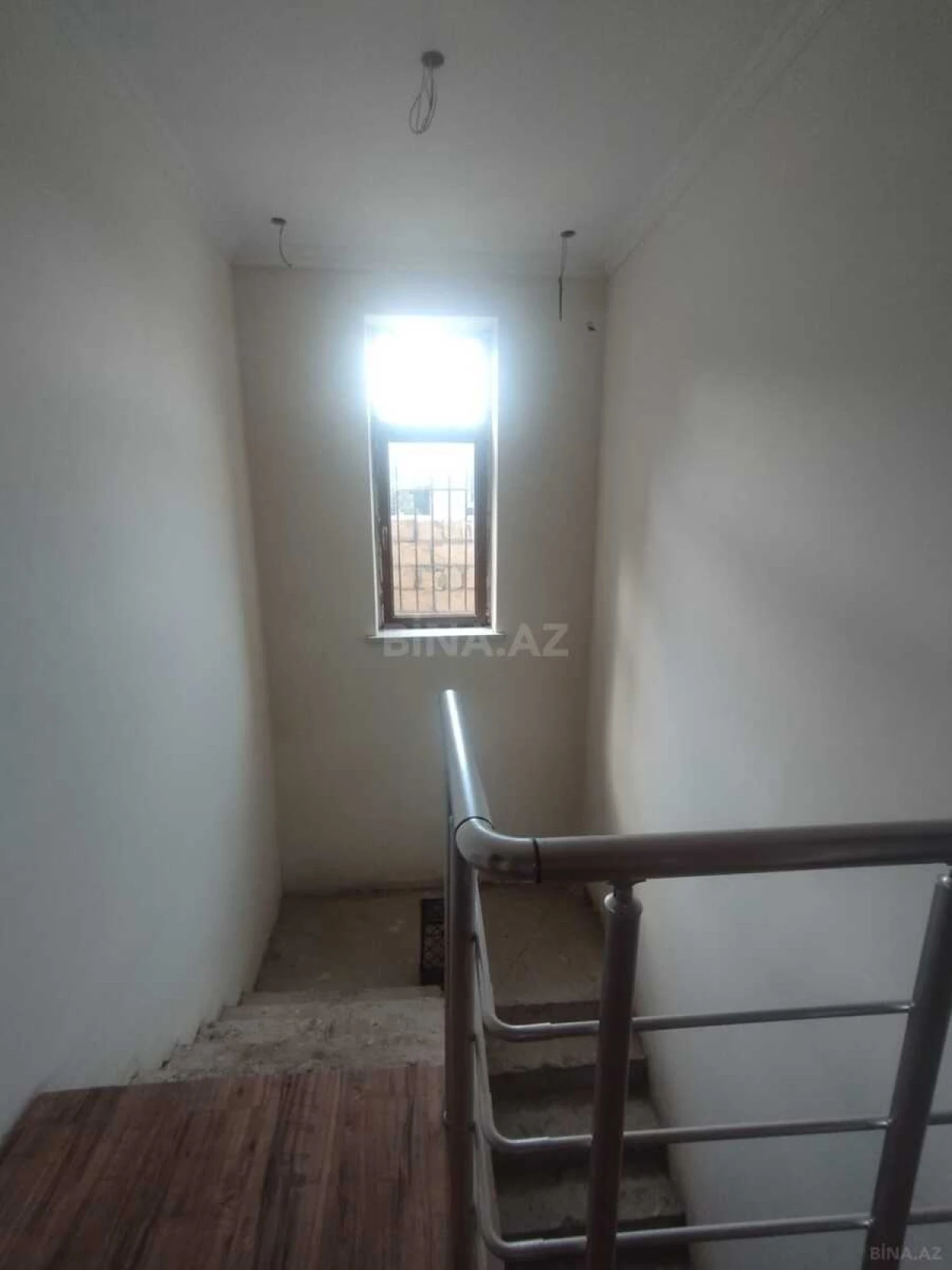 Satılır 5 otaqlı həyət evi 170 m²