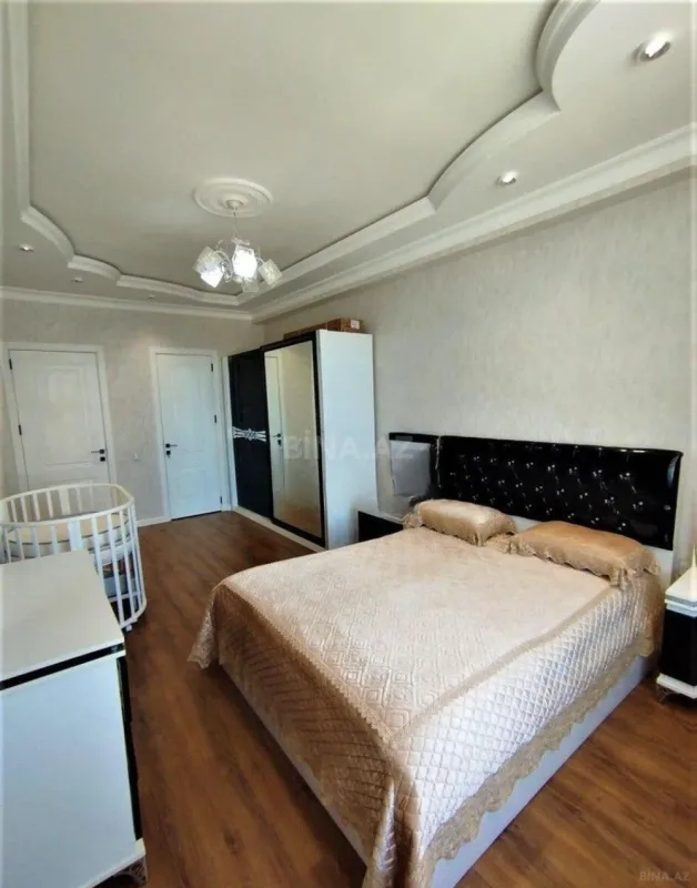 Kirayə verilir 2 otaqlı mənzil 90 m²