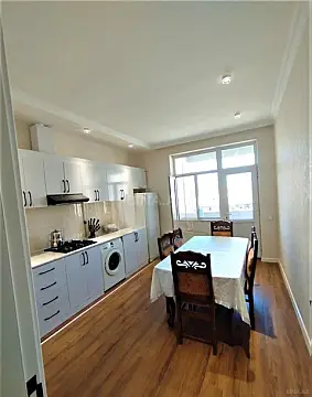 Kirayə verilir 2 otaqlı mənzil 90 m²