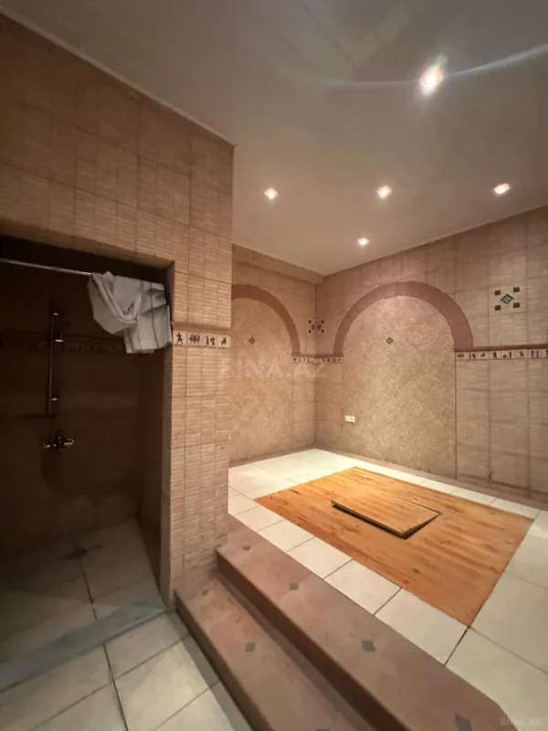 Satılır 18 otaqlı həyət evi 1200 m²