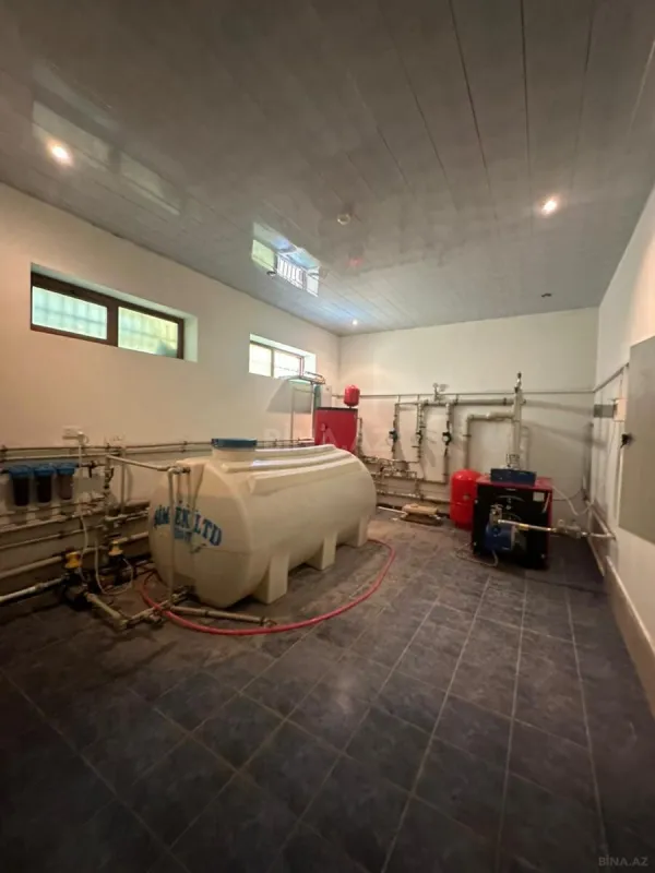 Satılır 18 otaqlı həyət evi 1200 m²