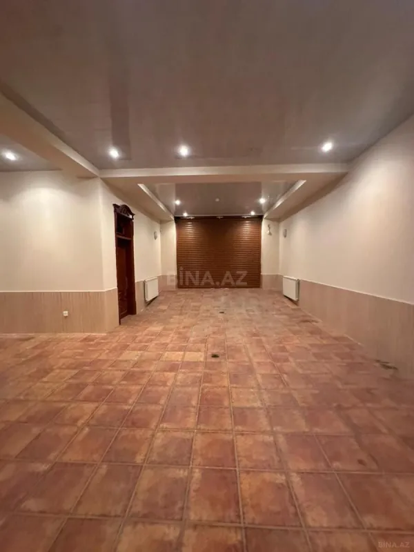 Satılır 18 otaqlı həyət evi 1200 m²