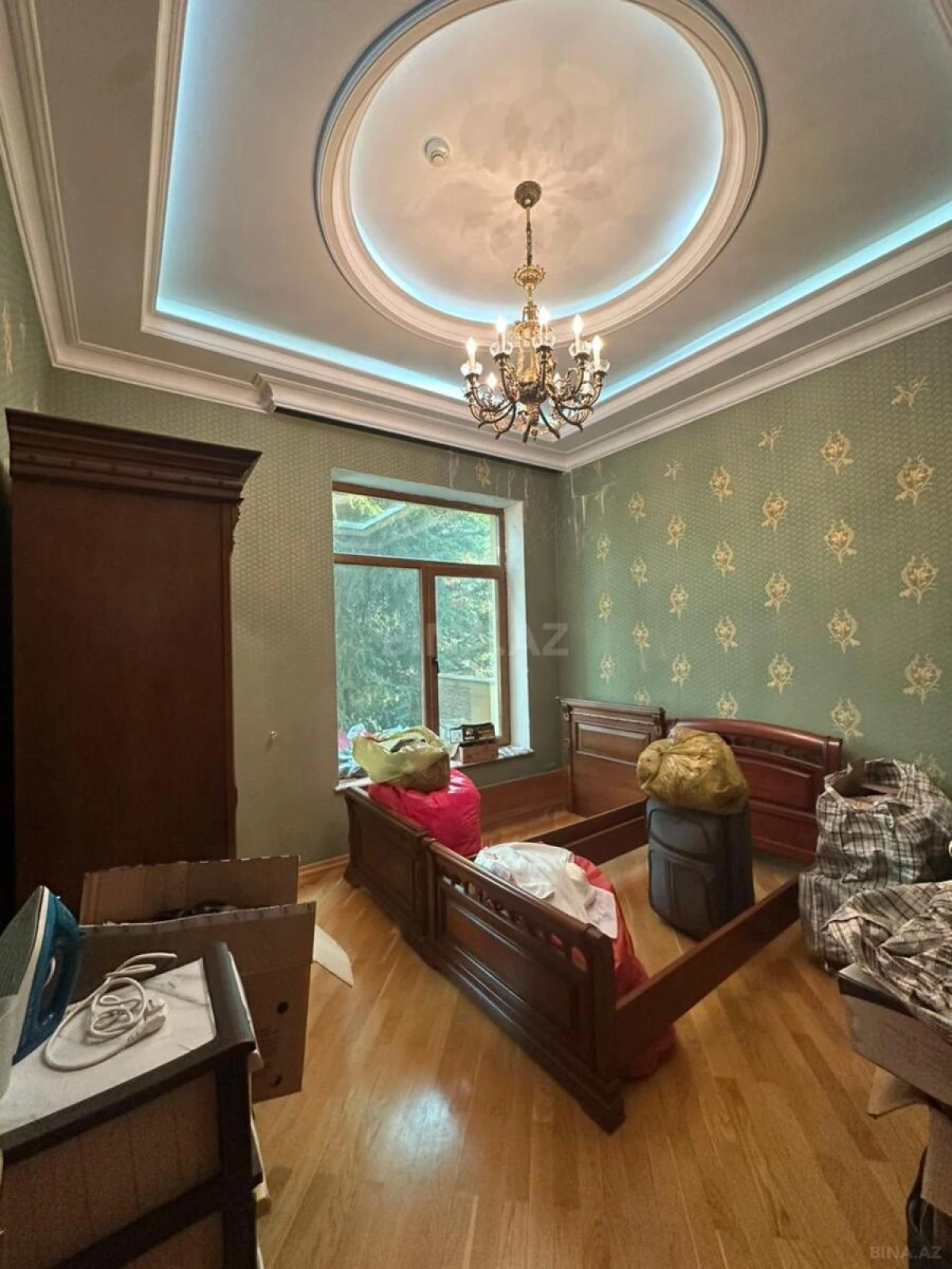 Satılır 18 otaqlı həyət evi 1200 m²