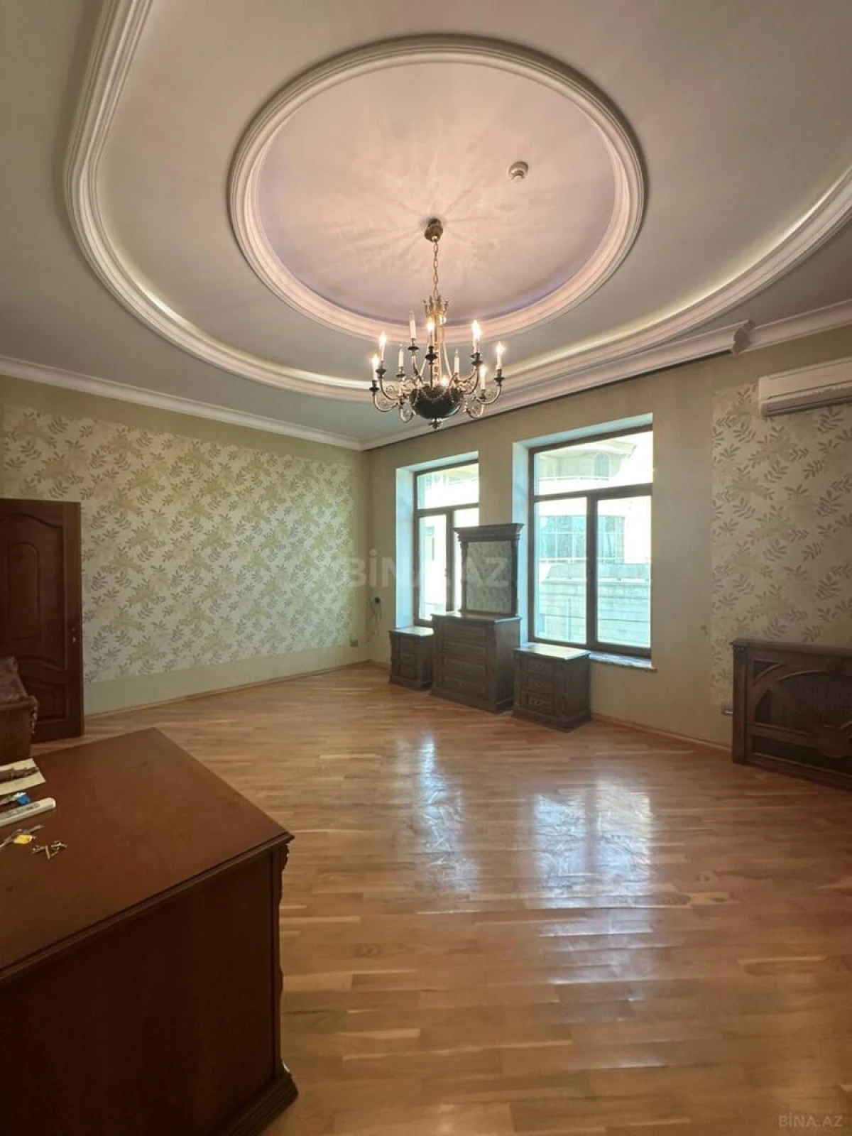 Satılır 18 otaqlı həyət evi 1200 m²