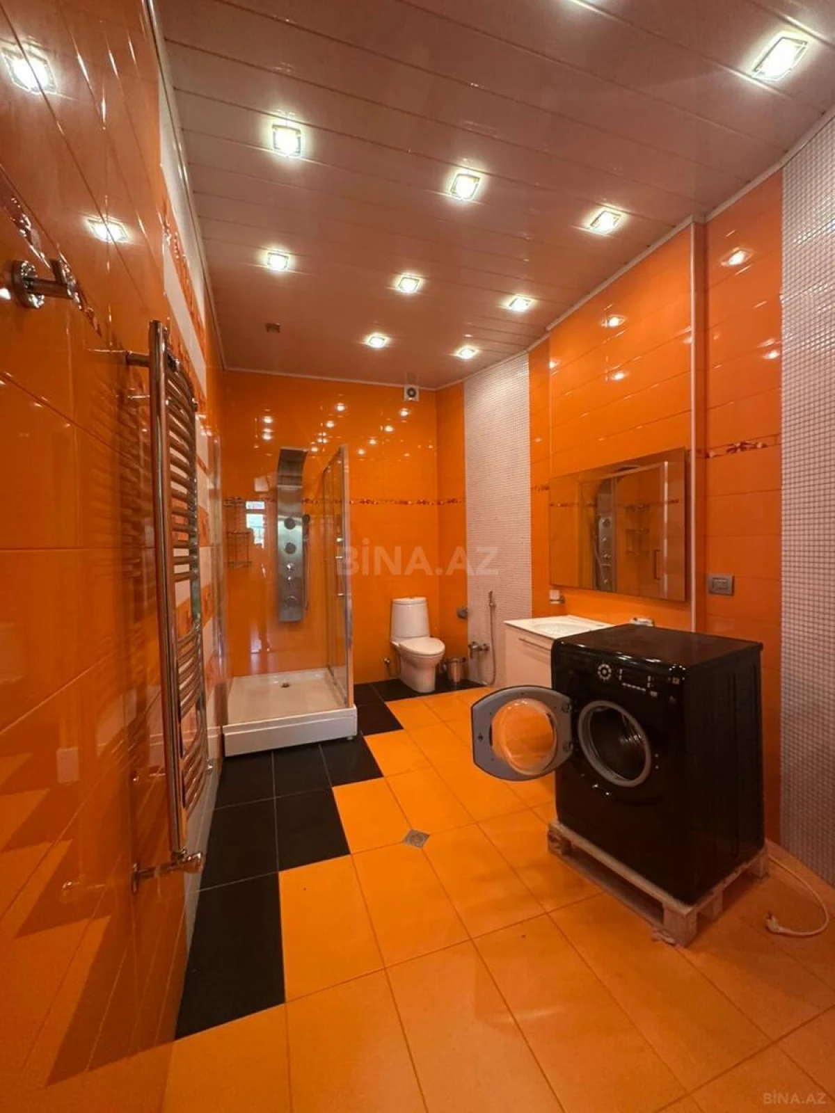 Satılır 18 otaqlı həyət evi 1200 m²